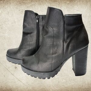 Chunky Platform 3" Heeled Lug Black Leather Booties, Size 8 by RS, GUC
